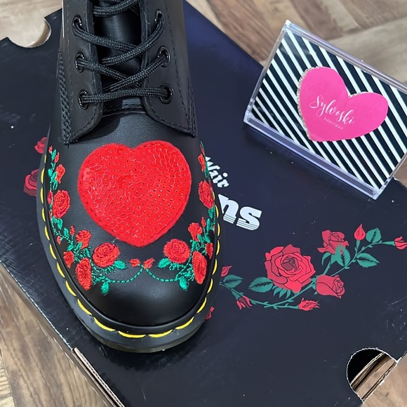 ❤️DR MARTENS PASCAL SEQUIN HEARTS 1460 HEART BOOTS - Picture 10 of 13